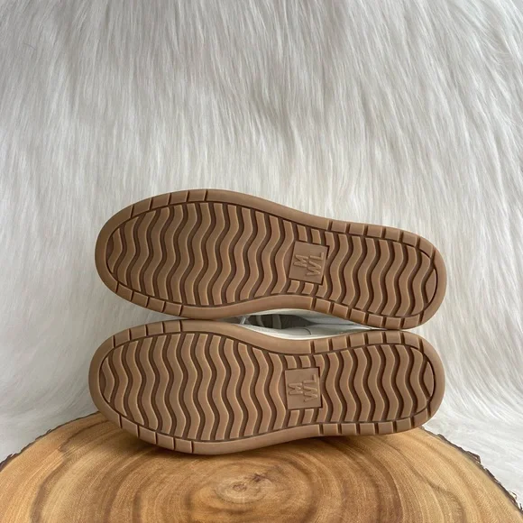 LIKE NEW Madewell leather court sneakers - Picture 14 of 14